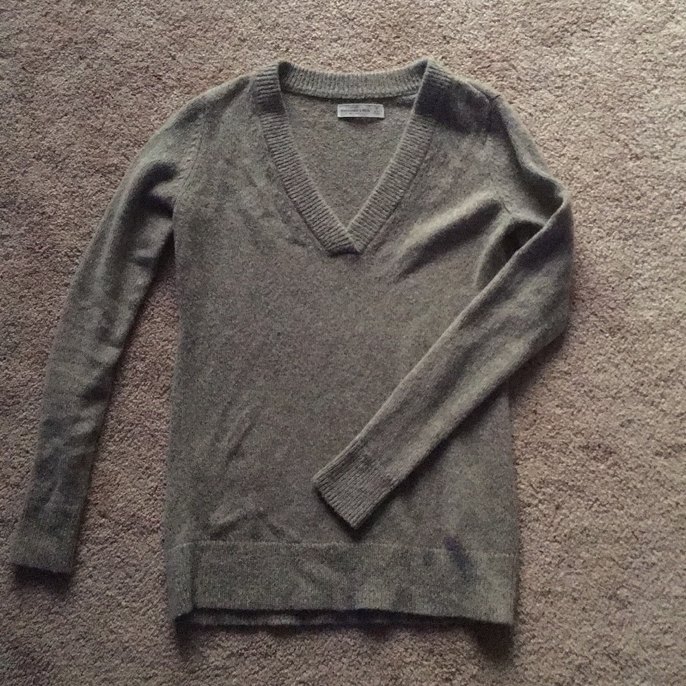 V neck Sweater